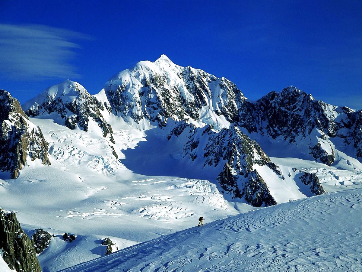Schneebedeckter Berg / Hintergrundbild 1600x1200