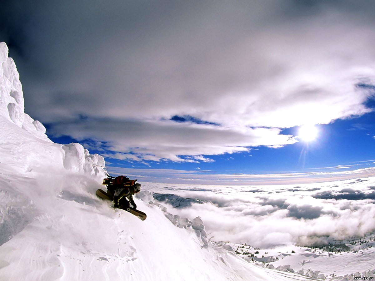 Kostenlose Hintergrundbild HD : Mann reitet auf schneebedecktem Berg