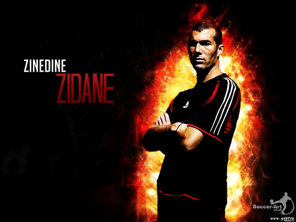 Zinedine Zidane steht auf der Bühne
